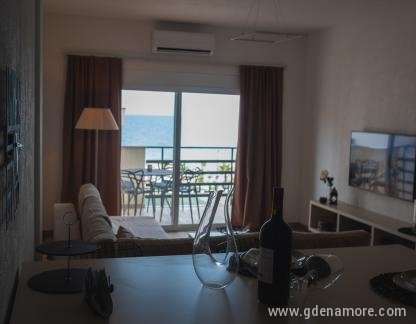 Qerret Apartmani - Apartment B, Частный сектор жилья Qerret, Albania - A B - Living Room 3